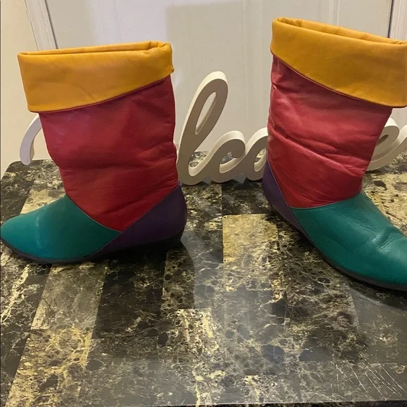Joyce Peter Pan Style Colorful Women's Boots - Size 9 EUC - Easy slip on / off - Picture 8 of 15